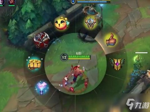 英雄联盟怎么秀牌子[图2]